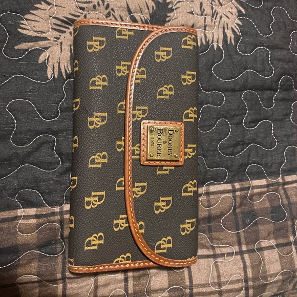 Dooney & Bourke Purse with Wallet - Picture 5 of 7